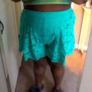 Pleated lace shorts